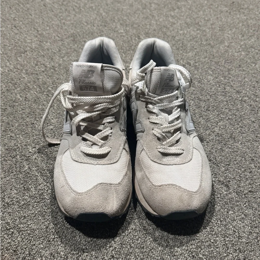 New Balance 574 Gray Sneakers - Picture 1 of 4